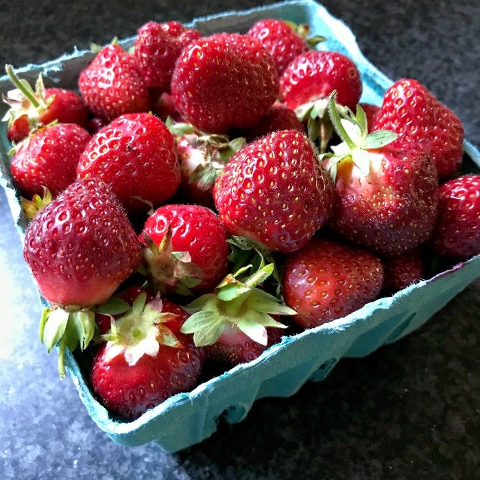Discover How Much Does A Quart Of Strawberries Weigh – Ultimate Guide