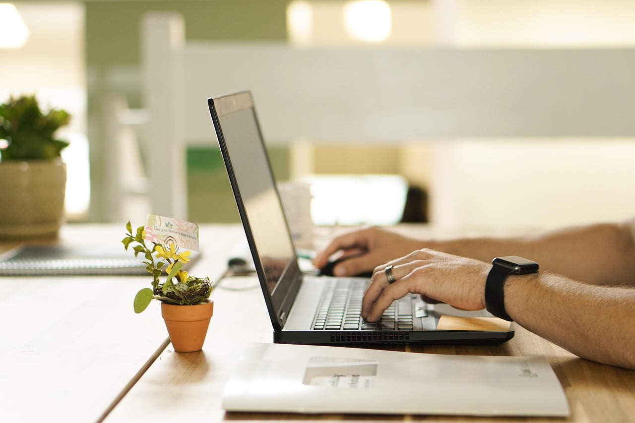 Online, connection, nature — Dayne Yeager: The Rewards of Giving Back to Your Community