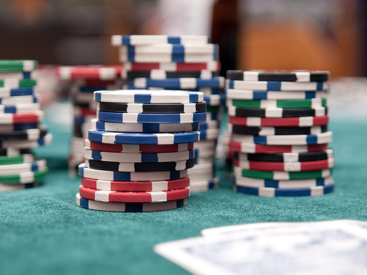 Online poker has a number of drawbacks.