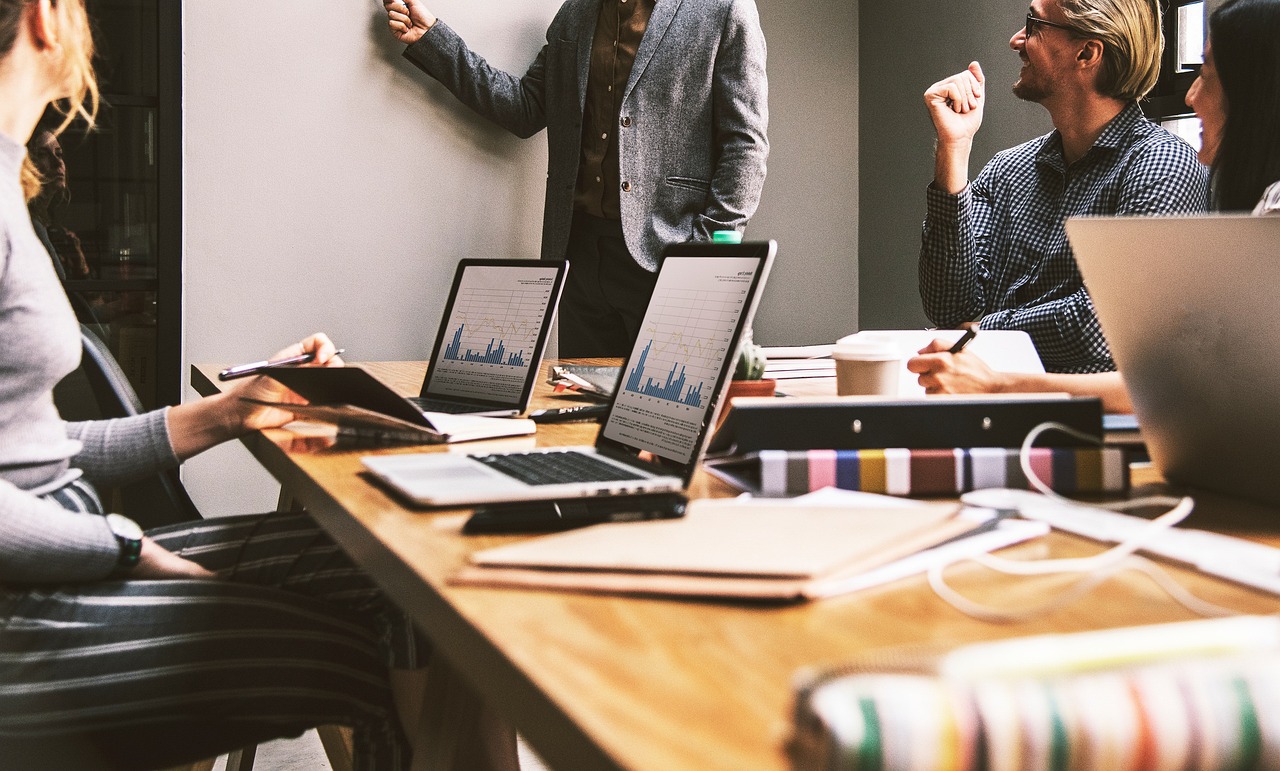 Job, office, team — Simon Joseph Virginia: Strategic Leadership and Industry Perspective