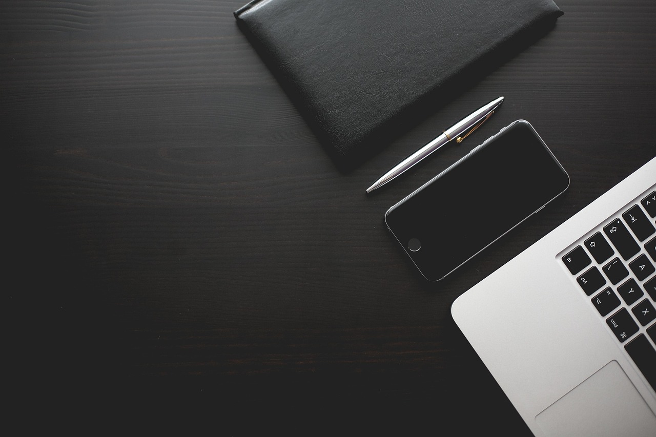 Office, desk, smartphone — Surprises ForYour Sweet Man