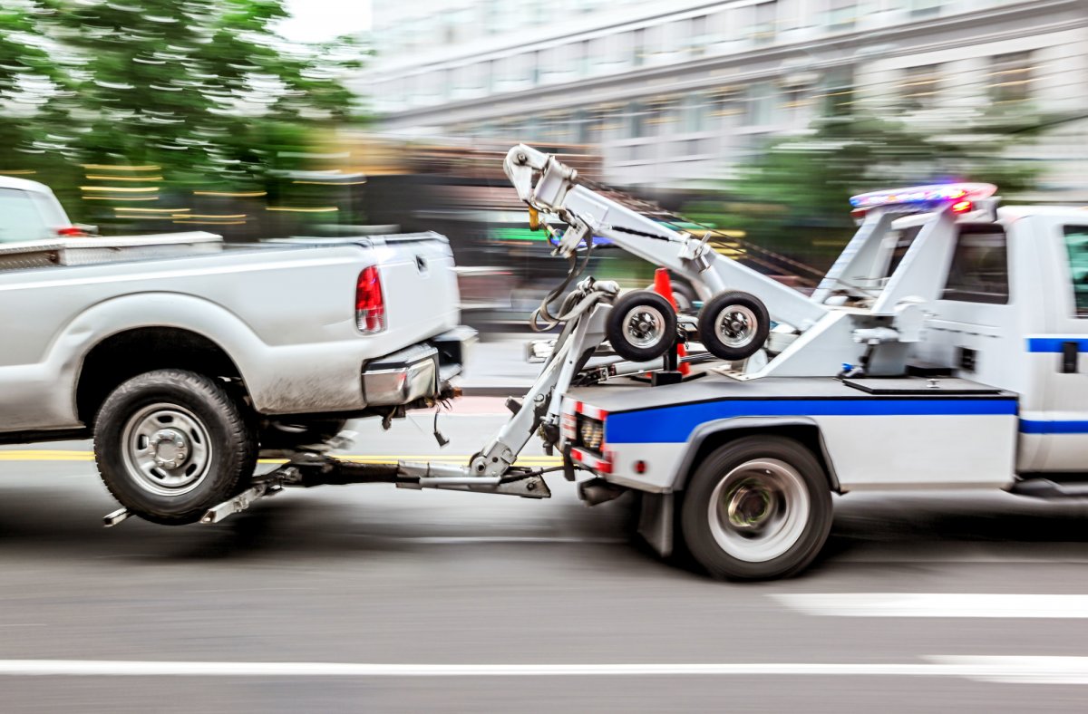 Towing With Vehicles In Time Of Suffocation